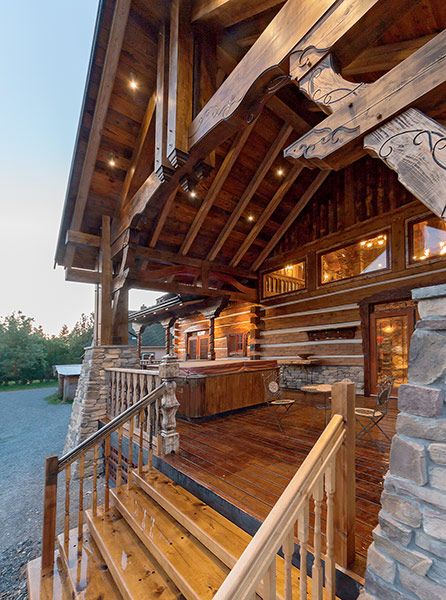 Уникальный дом ручной рубки из красного канадского кедра | Деревянные .